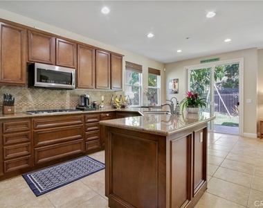 1609 Vista Luna - Photo Thumbnail 1