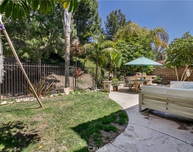 1609 Vista Luna - Photo Thumbnail 18