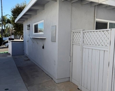 817 Calle Puente - Photo Thumbnail 15