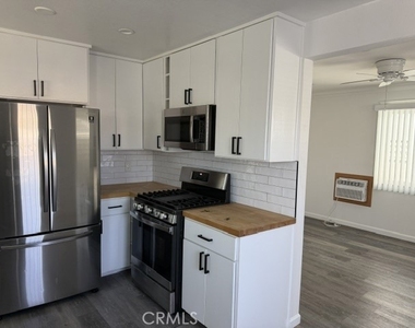817 Calle Puente - Photo Thumbnail 1