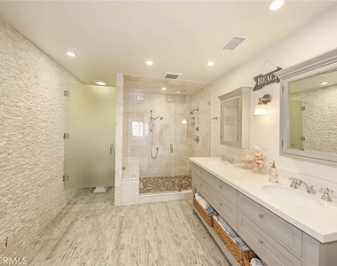 2707 Hillside Drive - Photo Thumbnail 13
