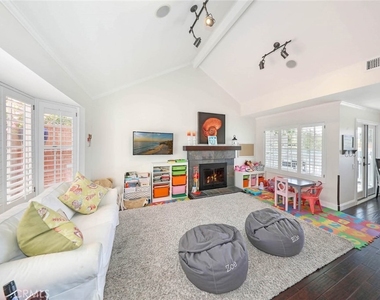 2707 Hillside Drive - Photo Thumbnail 9