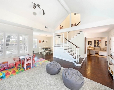2707 Hillside Drive - Photo Thumbnail 7