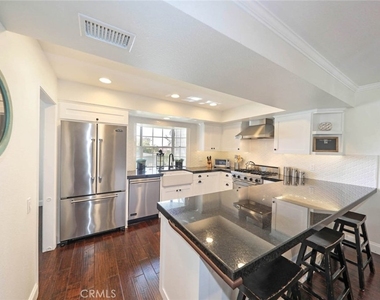 2707 Hillside Drive - Photo Thumbnail 4