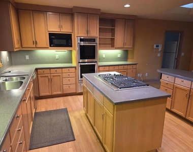 2130 Ralston Avenue - Photo Thumbnail 9