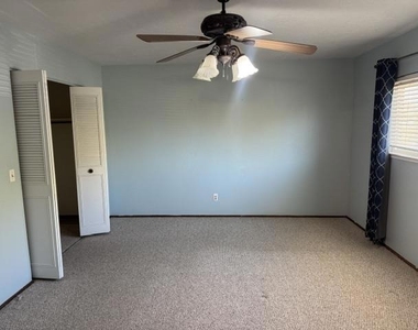 720 W 9th Street - Photo Thumbnail 23