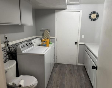 720 W 9th Street - Photo Thumbnail 7