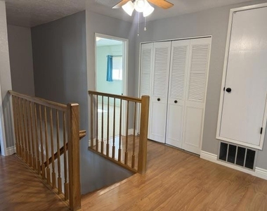 720 W 9th Street - Photo Thumbnail 6