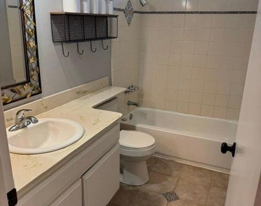 720 W 9th Street - Photo Thumbnail 31