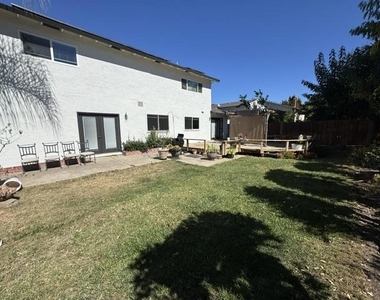 720 W 9th Street - Photo Thumbnail 21