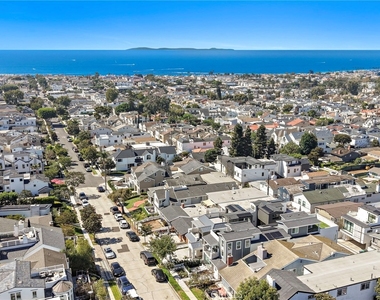 715 Poinsettia - Photo Thumbnail 28