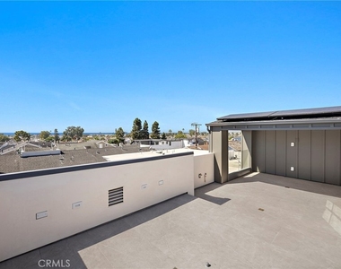 715 Poinsettia - Photo Thumbnail 25
