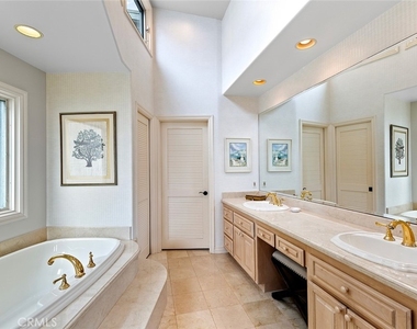 1221 Emerald Bay - Photo Thumbnail 14