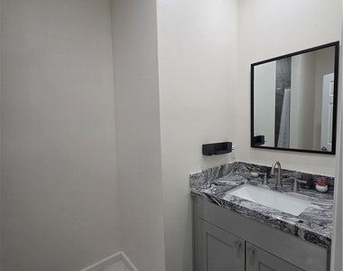 7608 Olympic - Photo Thumbnail 10