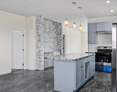 7608 Olympic - Photo Thumbnail 4