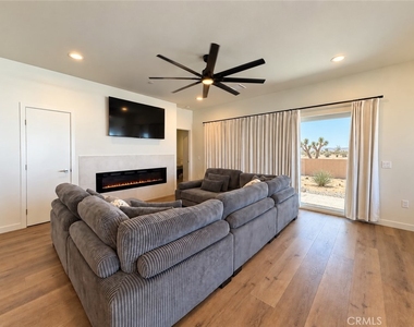 7082 Avalon Avenue - Photo Thumbnail 9