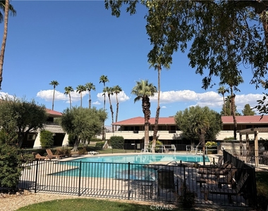 470 N Villa Court - Photo Thumbnail 17