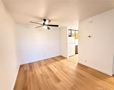 470 N Villa Court - Photo Thumbnail 5