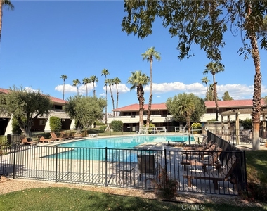 470 N Villa Court - Photo Thumbnail 18