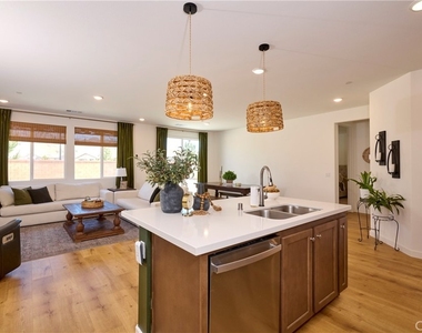 5095 Maverick Street - Photo Thumbnail 8