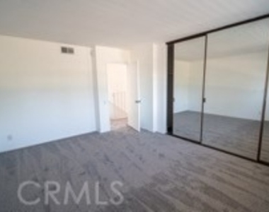 1807 Lochglen Court - Photo Thumbnail 14