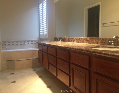 2060 Villa Del Lago - Photo Thumbnail 6