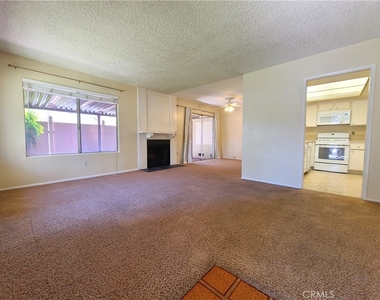 832 Ardmore Circle - Photo Thumbnail 4