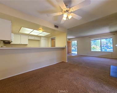832 Ardmore Circle - Photo Thumbnail 3