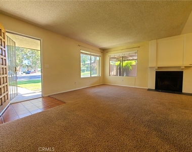 832 Ardmore Circle - Photo Thumbnail 2