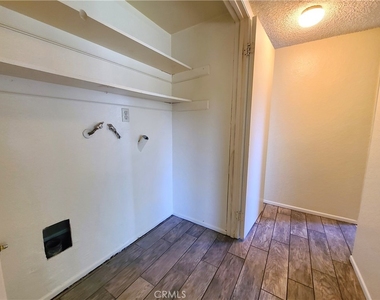832 Ardmore Circle - Photo Thumbnail 7