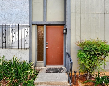 6300 Avenue Juan Diaz - Photo Thumbnail 2