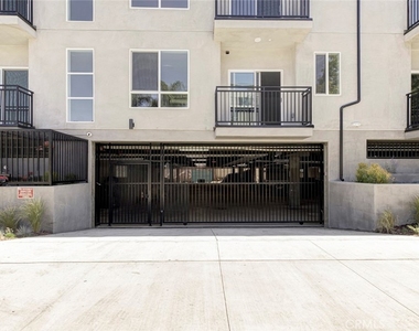 14810 Delano Street - Photo Thumbnail 13