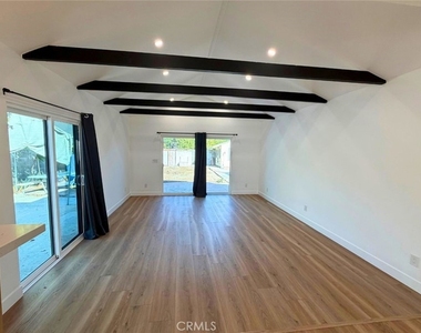 1828 Kenwood St - Photo Thumbnail 13
