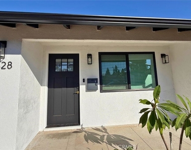 1828 Kenwood St - Photo Thumbnail 2