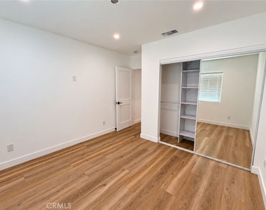 1828 Kenwood St - Photo Thumbnail 17