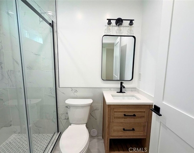 1828 Kenwood St - Photo Thumbnail 16