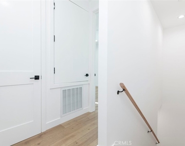 7612 N Shadyglade Avenue - Photo Thumbnail 20