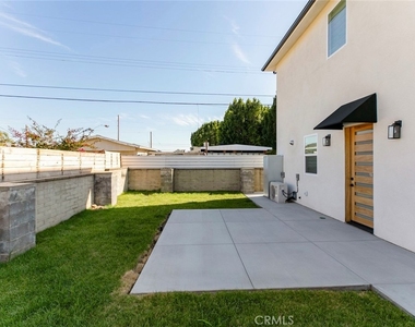 7612 N Shadyglade Avenue - Photo Thumbnail 4