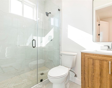 7612 N Shadyglade Avenue - Photo Thumbnail 31