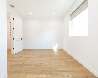 7612 N Shadyglade Avenue - Photo Thumbnail 30