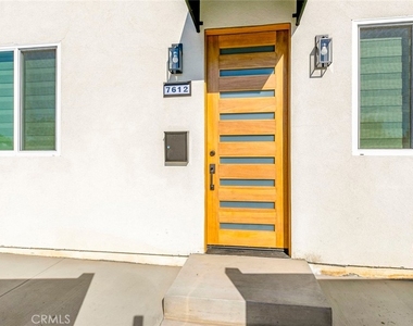 7612 N Shadyglade Avenue - Photo Thumbnail 1