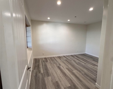 10733 Tujunga Canyon - Photo Thumbnail 12