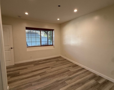 10733 Tujunga Canyon - Photo Thumbnail 15