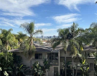 8455 Fountain Avenue - Photo Thumbnail 7