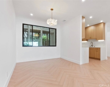 8455 Fountain Avenue - Photo Thumbnail 13