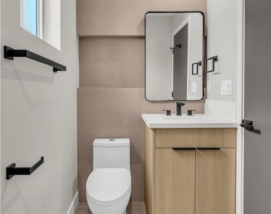 659 S Soto Street - Photo Thumbnail 4