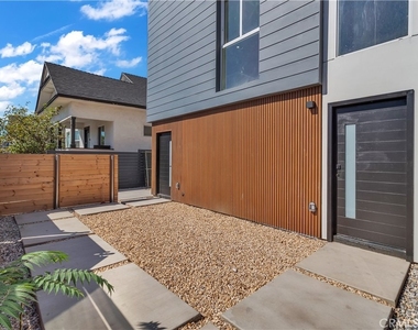 659 S Soto Street - Photo Thumbnail 3