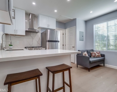 6504 W 84th Place - Photo Thumbnail 1