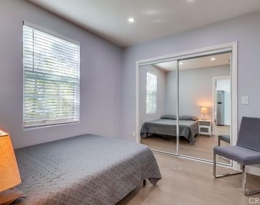 6504 W 84th Place - Photo Thumbnail 12