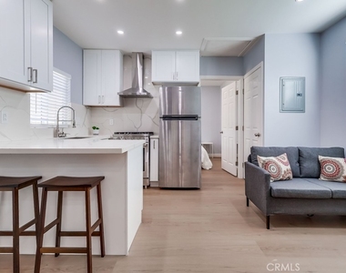 6504 W 84th Place - Photo Thumbnail 2